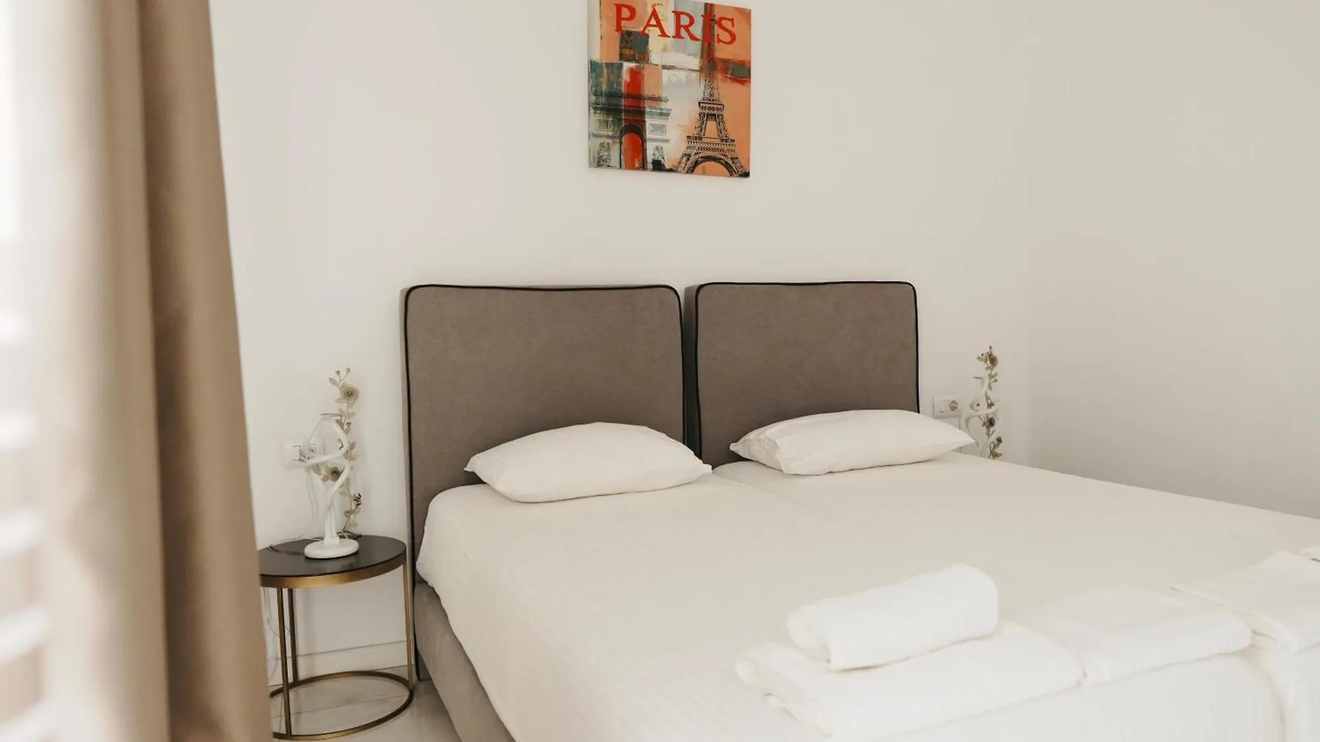 Luxury Penthouse B&E Apartment Sarande 0*,  Albania