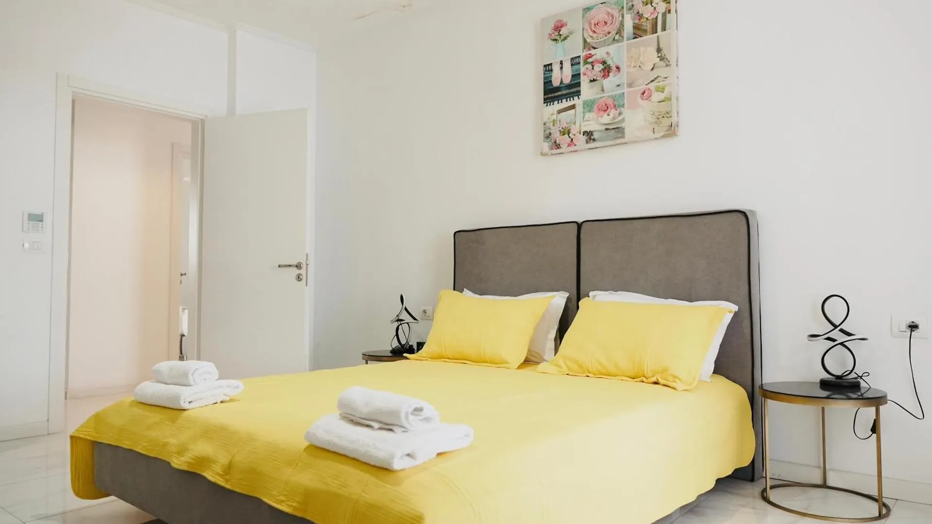 Luxury Penthouse B&E Apartment Sarande