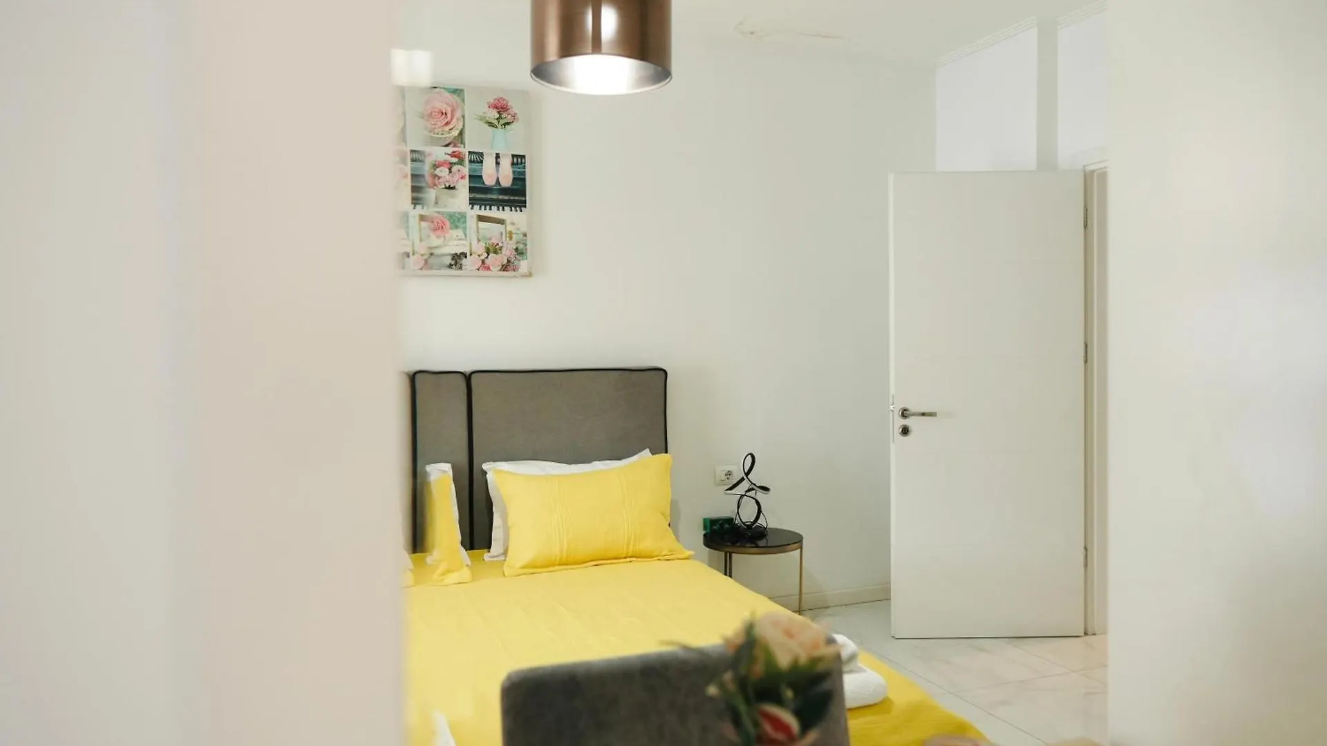 Luxury Penthouse B&E Apartment Sarande