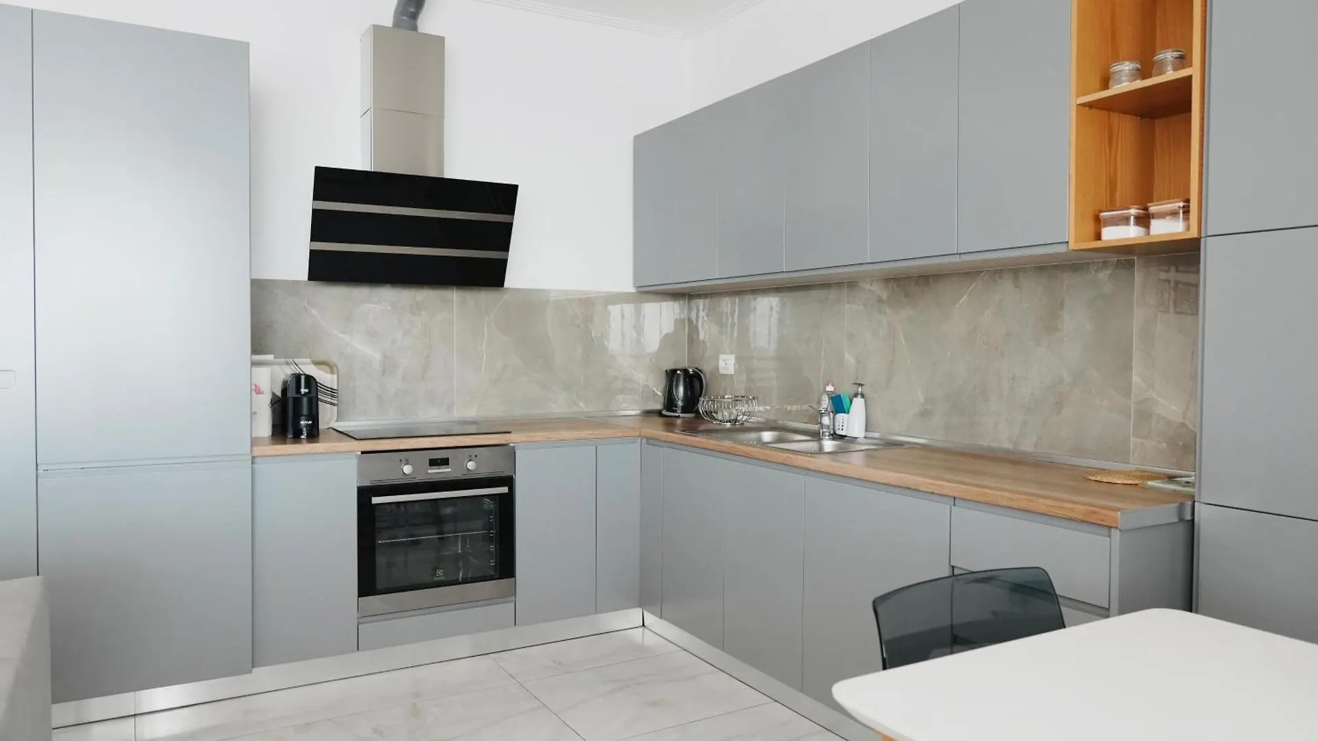Luxury Penthouse B&E Apartment Sarande