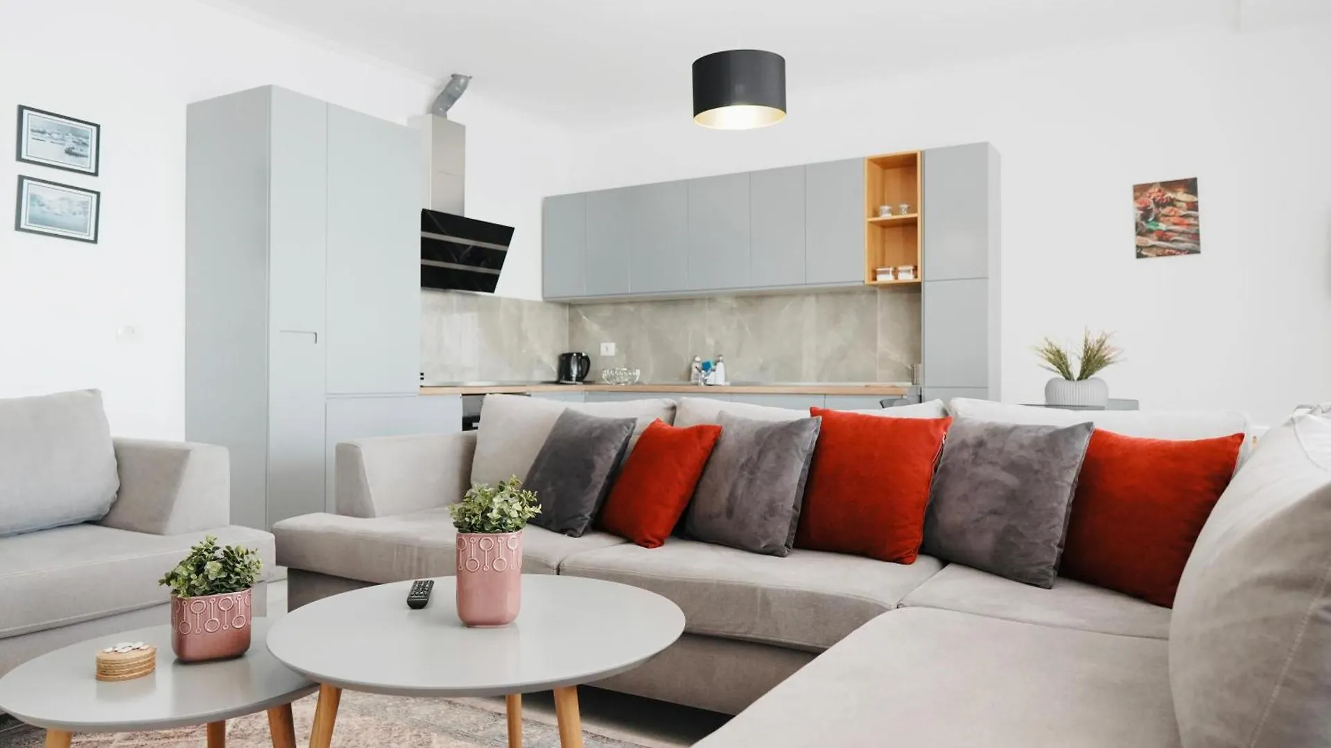 Luxury Penthouse B&E Apartment Sarande