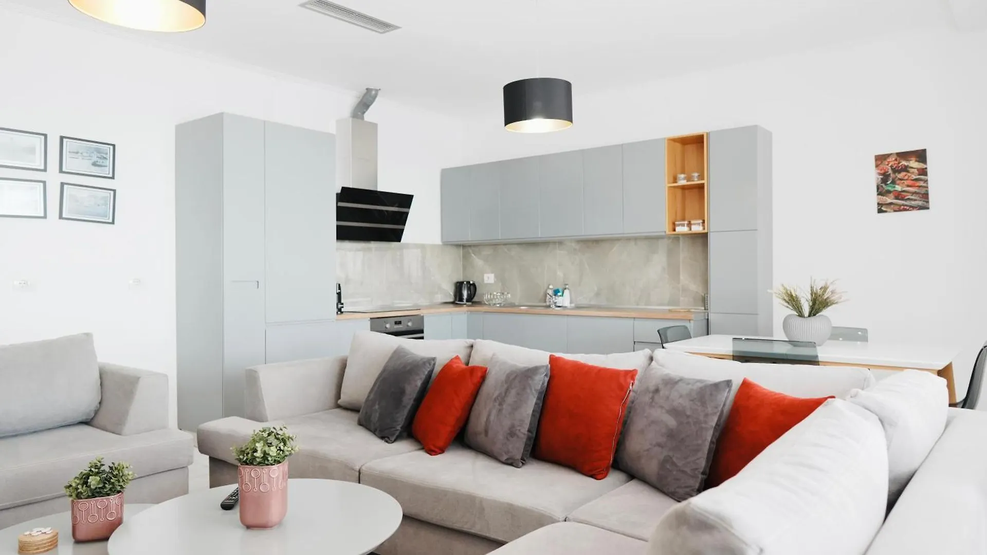 Luxury Penthouse B&E Apartment Sarande